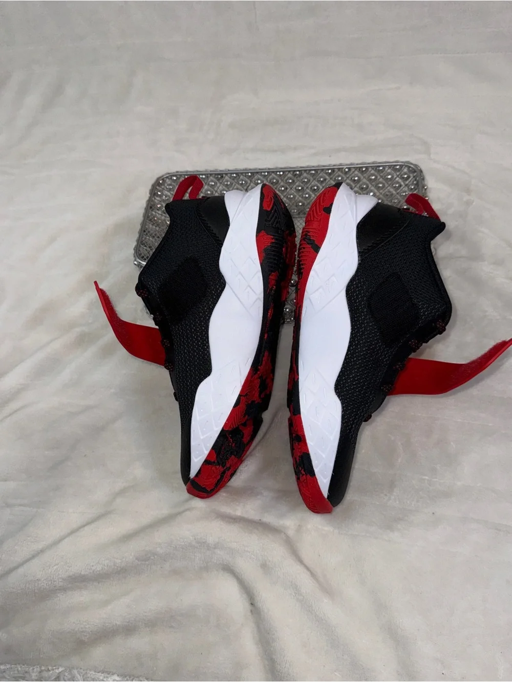 Nike Team Hustle D 12 Black University Red Sz 3.5Y/Wmns 5 HF6279-001 🏀❤️